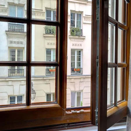 Luminous In Le Marais Apartment *